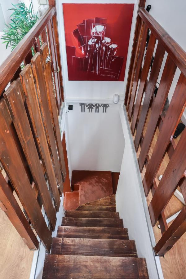 Cozy 3 Bedroom Apt In Lively Bairro Alto Lisbon Exterior photo