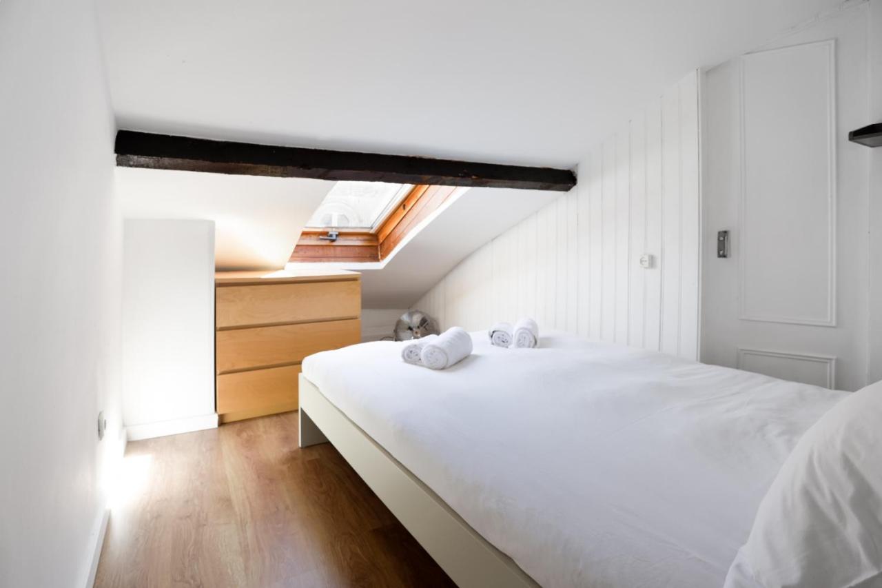 Cozy 3 Bedroom Apt In Lively Bairro Alto Lisbon Exterior photo