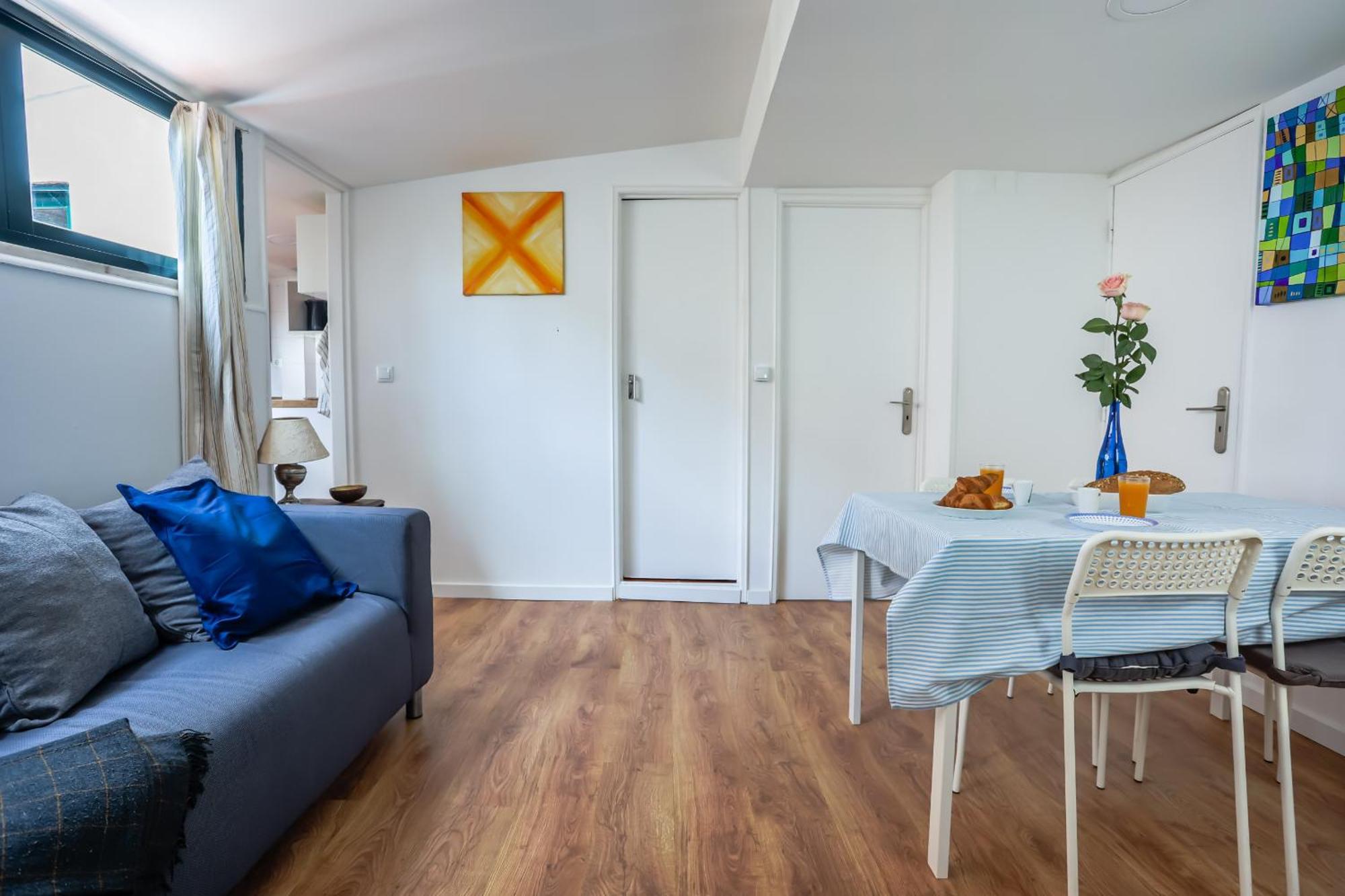 Cozy 3 Bedroom Apt In Lively Bairro Alto Lisbon Exterior photo